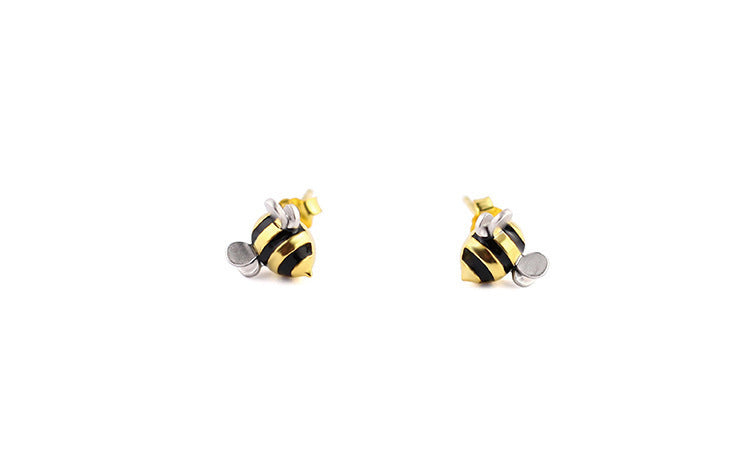 Bee stud earring