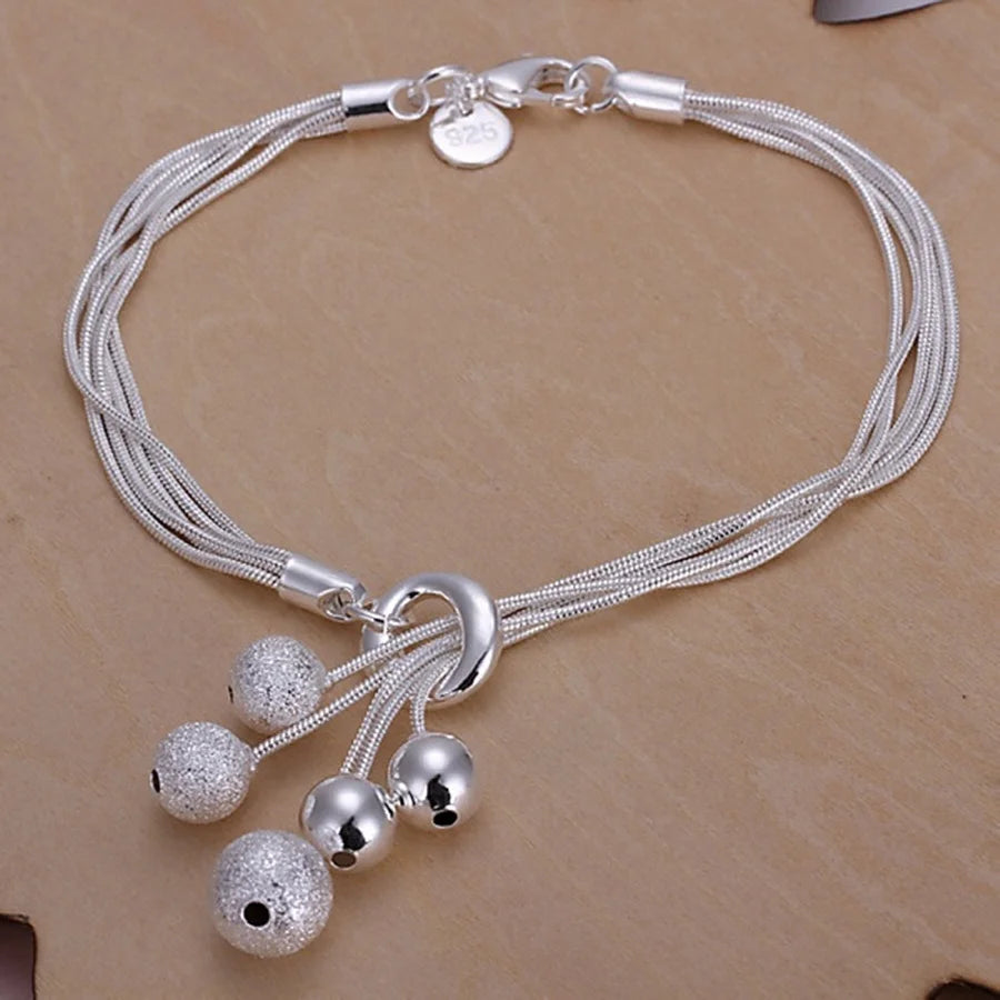 Melisa BraceletSPECIFICATIONS
Metal Stamp: 925,Sterling
Metals Type: silver
Certificate: YES
Item Weight: 10g
Item Type: BRACELETS
Diameter: 20CM length
Shape\pattern: Geometric
STChic ForeverMelisa Bracelet