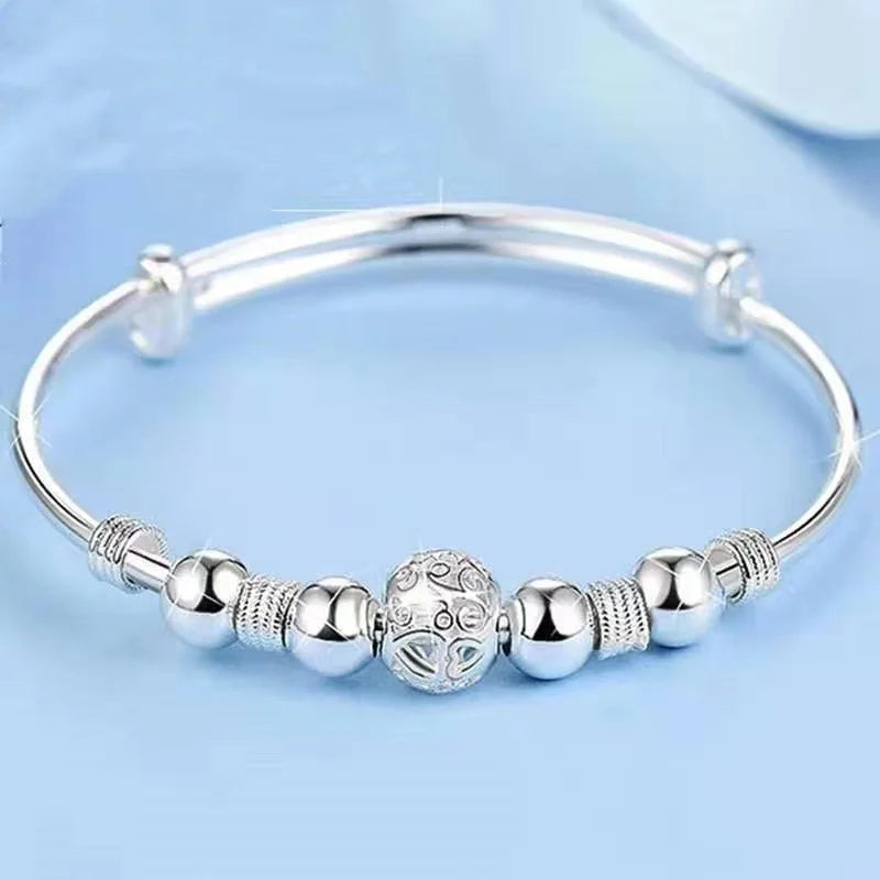 Abi BraceletSPECIFICATIONS

Metals Type: silver

Metal Stamp: 925,Sterling

Certificate: YES

Shape\pattern: Geometric

Is Resizable: YesChic ForeverAbi Bracelet