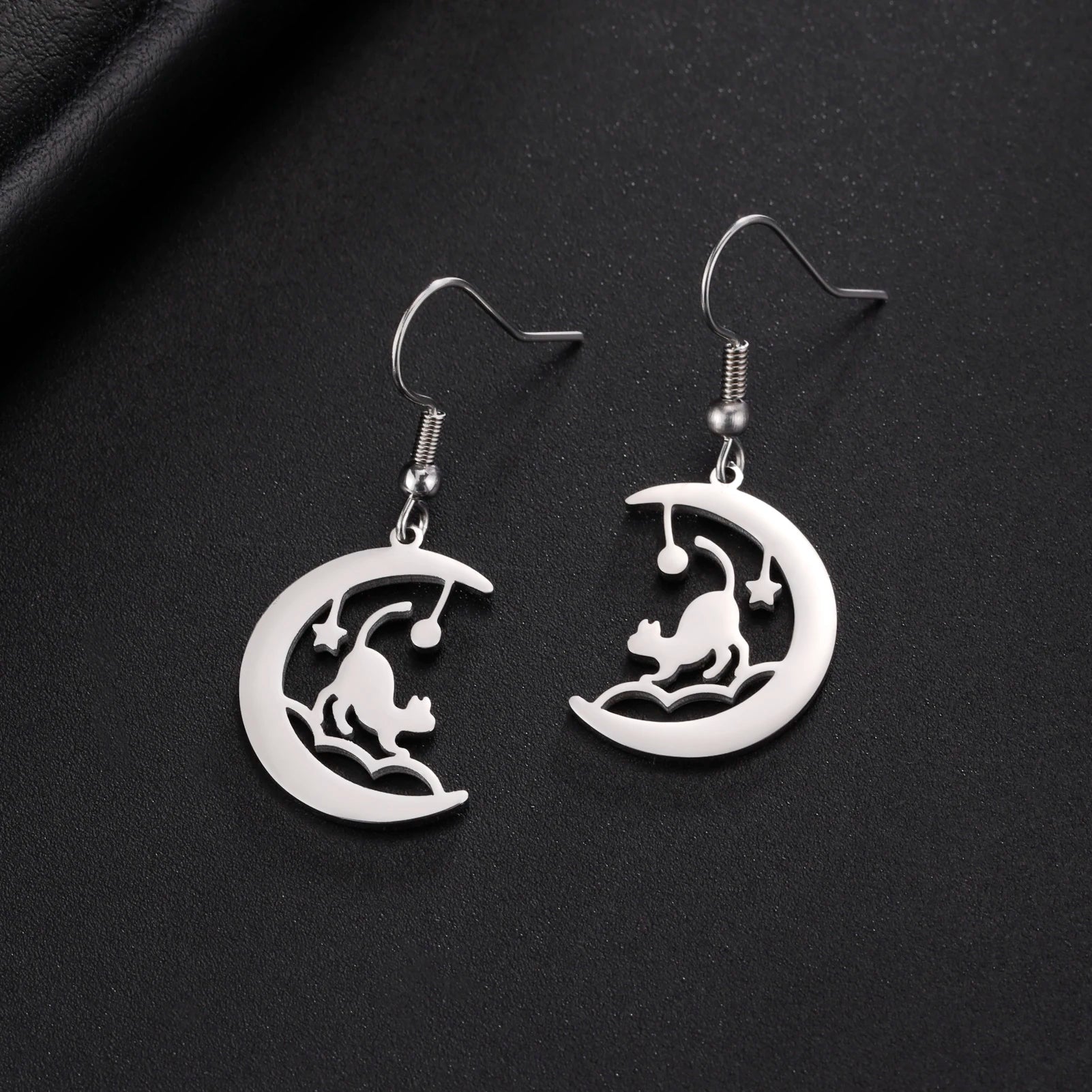 Cat EarringSPECIFICATIONS
Material: Metal
Metals Type: STAINLESS STEEL
Earring Type: drop earrings
Shape\pattern: Animal
Color: Gold Color/Steel Color
Quantity: 1pcs
Feature: NChic ForeverCat Earring