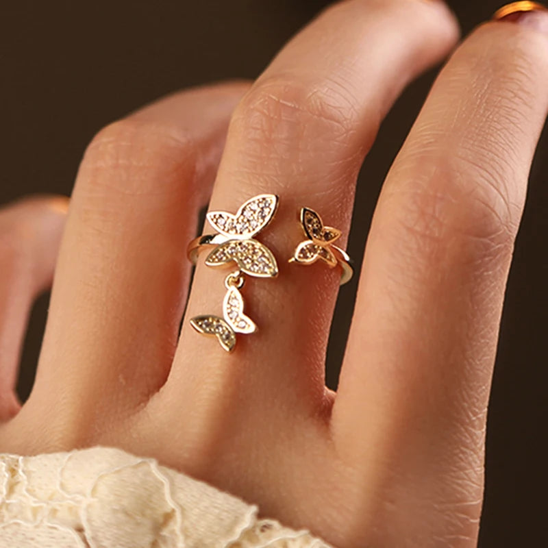 Butterfly RingsSPECIFICATIONS
Metals Type: Gold filled
Item Weight: 10g
Certificate: YES
Shape\pattern: ButterflyChic ForeverButterfly Rings