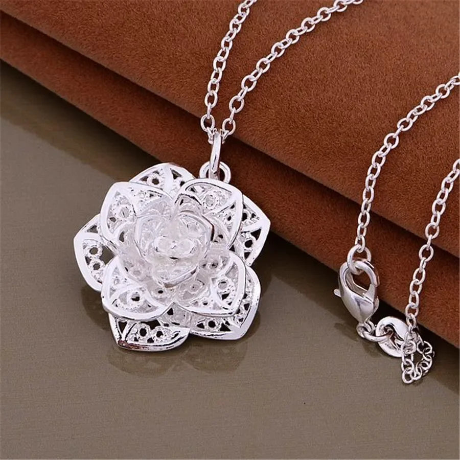 Flowers NecklaceSPECIFICATIONS
Metal Stamp: 925,Sterling
Item Type: PENDANTS
Item Weight: 7g
Metals Type: silver
Shape\pattern: plantChic ForeverFlowers Necklace