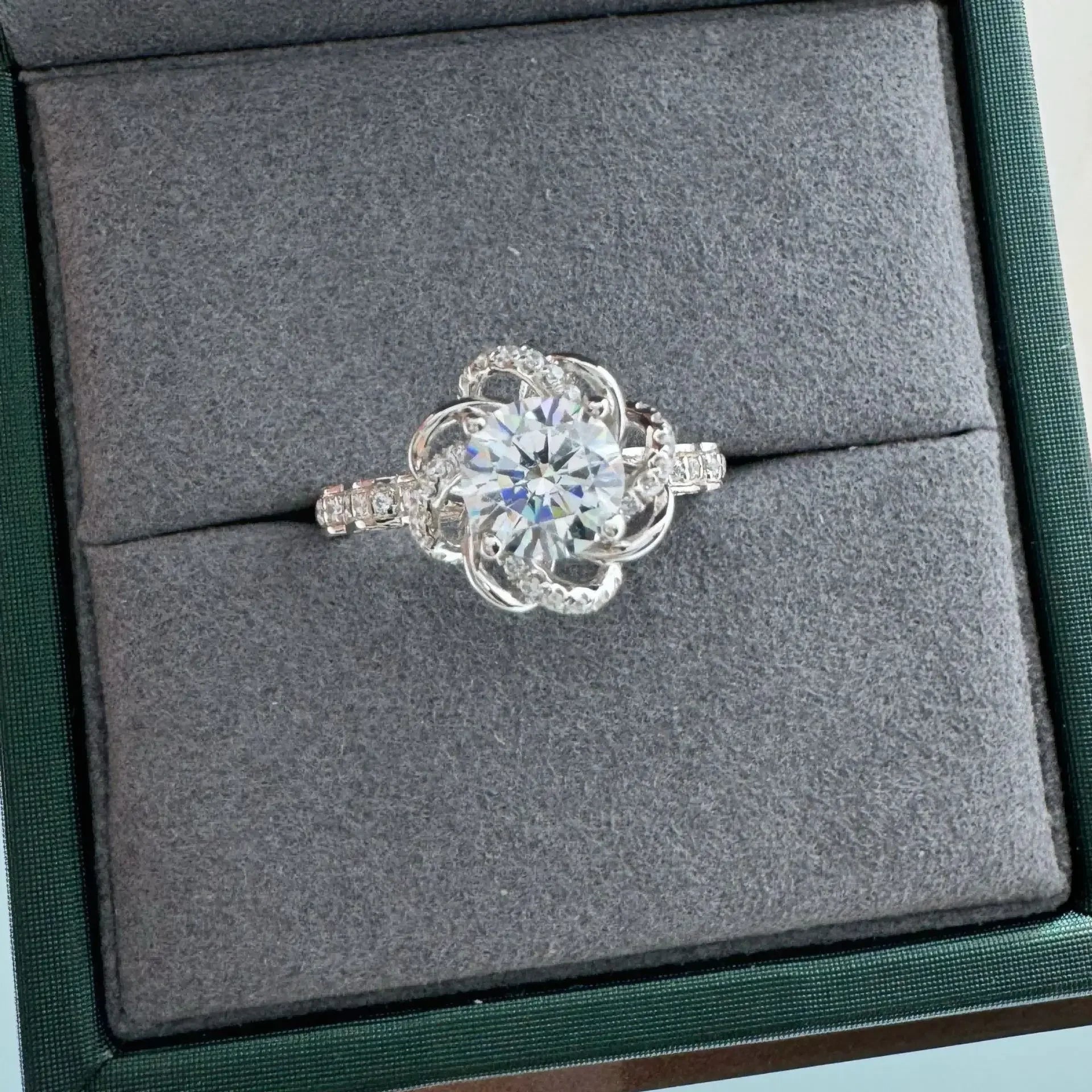 Gabriela Diamond RingSPECIFICATIONS
Certificate: YES
Main Stone: Diamond
Diamond Clarity: VVS1
Metals Type: white gold
Side Stone: Diamond
Stamp: PT950 D1.0CT
Item Weight: 10g
color: D BChic ForeverGabriela Diamond Ring