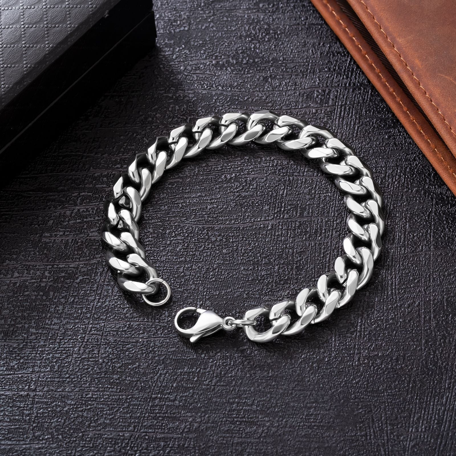 Lucas Bracelet Male